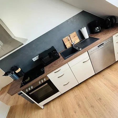 Apartment- Kernsaniert-duesseldorf Bilk Apartman Düsseldorf