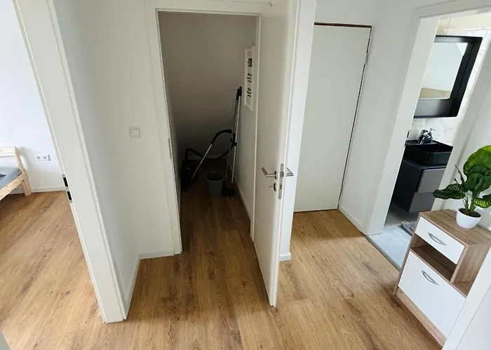 Apartment- Kernsaniert-düsseldorf Bilk * Düsseldorf