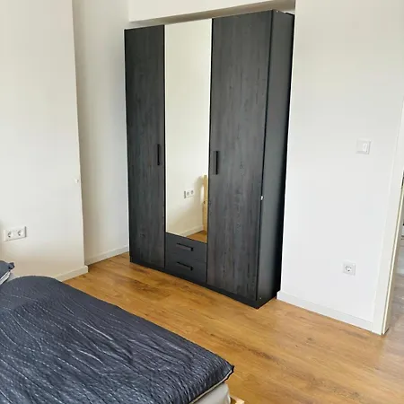 Apartment- Kernsaniert-duesseldorf Bilk *
