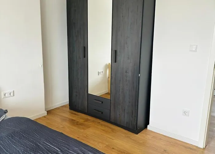 Apartment- Kernsaniert-duesseldorf Bilk *