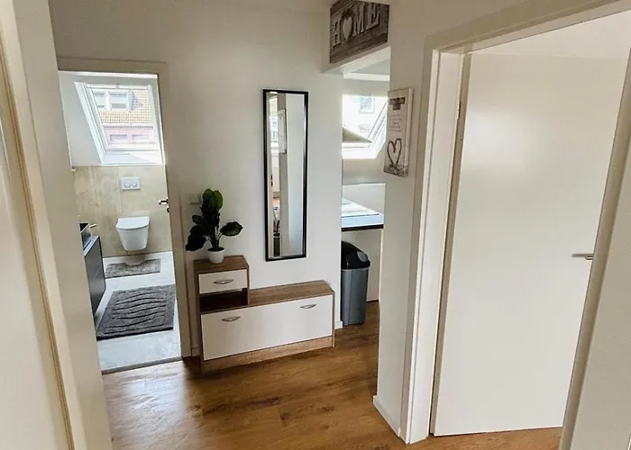 Apartment- Kernsaniert-duesseldorf Bilk Lejlighed